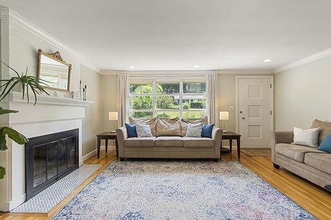 6 Little Tree Ln, Framingham, MA 01701 photo 3