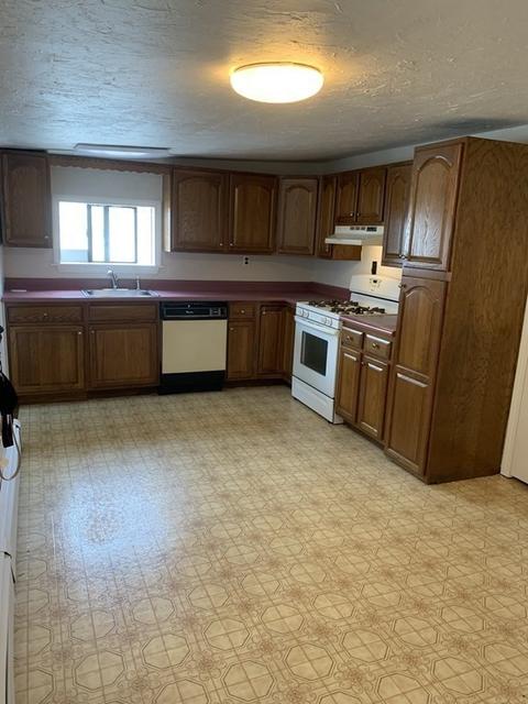 4 Columbia St, Wareham, MA 02571 photo 5