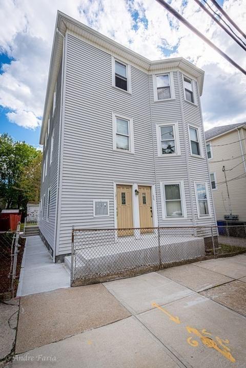 129 Middle St, Fall River, MA 02724 photo 4
