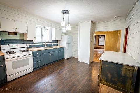 129 Middle St, Fall River, MA 02724 photo 11