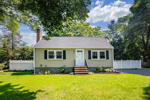 65 Green St, Danvers, MA 01923 photo 1
