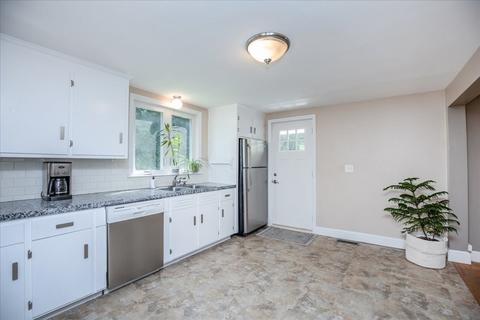 65 Green St, Danvers, MA 01923 photo 9
