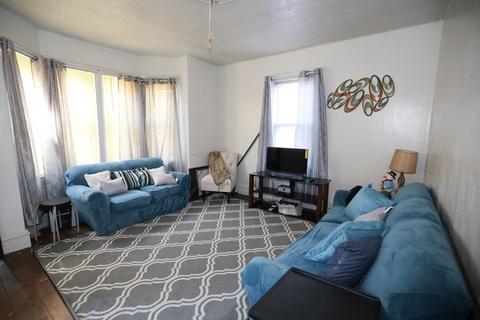 846 Slade, Fall River, MA 02724 photo 4