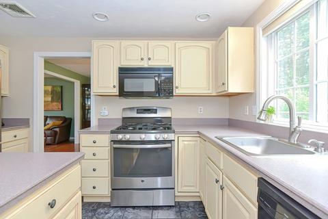 54 Maple St, Plainville, MA 02762 photo 5