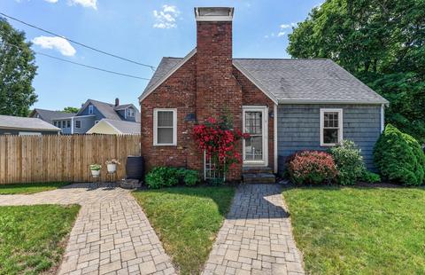 1 Crosby Ave, Beverly, MA 01915 photo 1