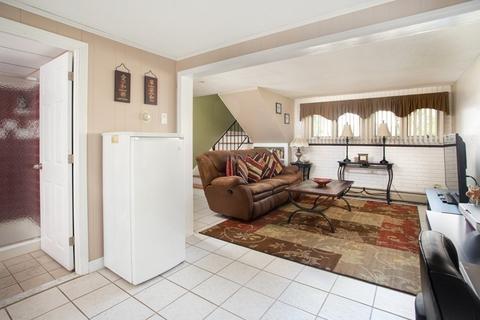 462 Oak Grove Ave, Fall River, MA 02723 photo 18