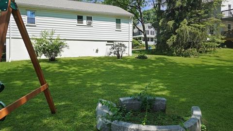 34 Avon St, Reading, MA 01867 photo 4
