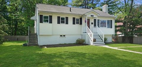 34 Avon St, Reading, MA 01867 photo 2
