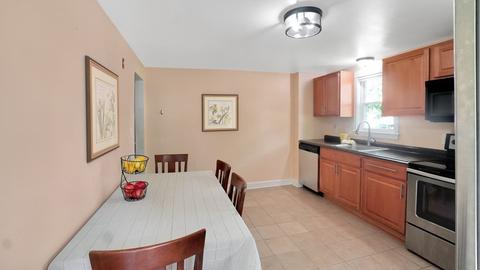 34 Avon St, Reading, MA 01867 photo 11
