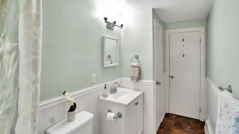 34 Avon St, Reading, MA 01867 photo 6