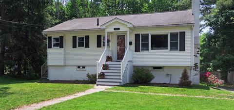 34 Avon St, Reading, MA 01867 photo 1
