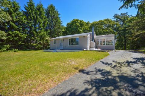 8 Treasure Ln, Mashpee, MA 02649 photo 2