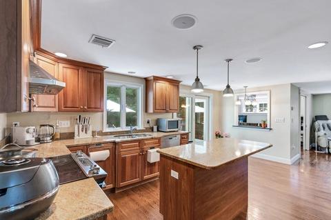 106 Valley Rd, Needham, MA 02492 photo 7