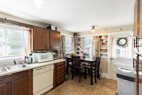 8 Walnut St, Danvers, MA 01923 photo 6