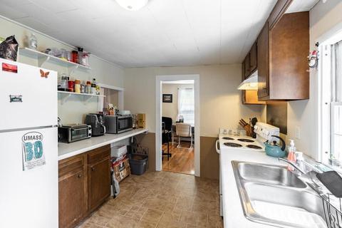 8 Walnut St, Danvers, MA 01923 photo 16