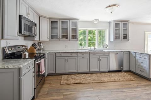 121 East St, Hingham, MA 02043 photo 3