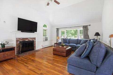121 East St, Hingham, MA 02043 photo 7