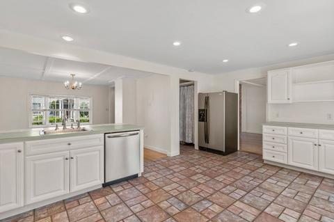 54 Perkins St, Gloucester, MA 01930 photo 9