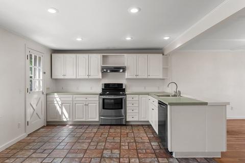 54 Perkins St, Gloucester, MA 01930 photo 7