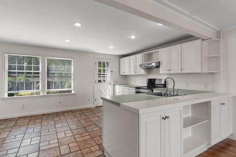 54 Perkins St, Gloucester, MA 01930 photo 6