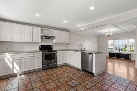 54 Perkins St, Gloucester, MA 01930 photo 8
