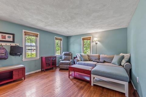 61 Ash St, Townsend, MA 01469 photo 4