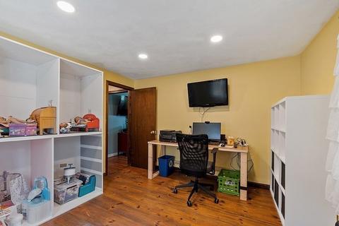 61 Ash St, Townsend, MA 01469 photo 12