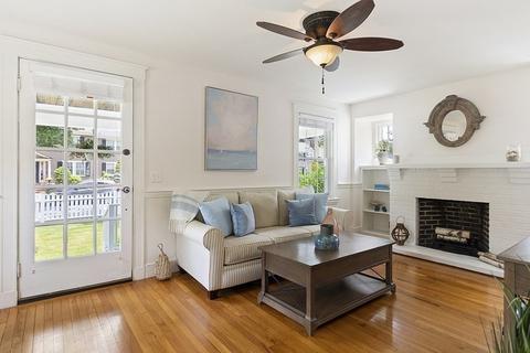 722 Great Plain Ave, Needham, MA 02492 photo 6