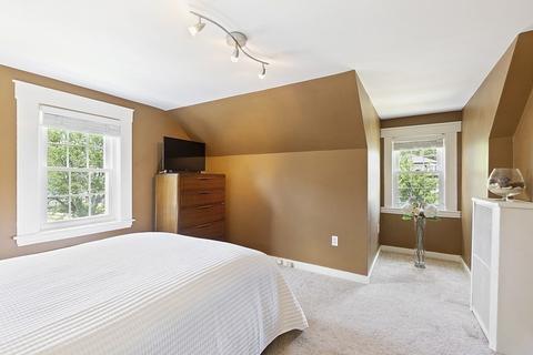 722 Great Plain Ave, Needham, MA 02492 photo 23