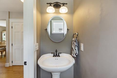 722 Great Plain Ave, Needham, MA 02492 photo 13