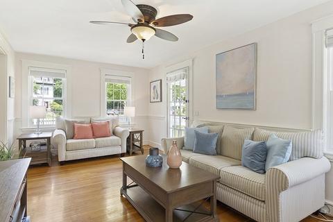 722 Great Plain Ave, Needham, MA 02492 photo 5