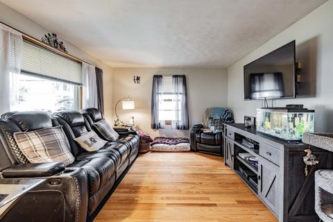 28 Davis St, Springfield, MA 01104 photo 11
