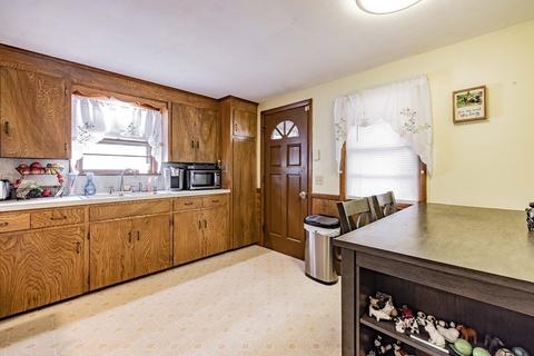 28 Davis St, Springfield, MA 01104 photo 6