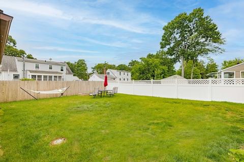 28 Davis St, Springfield, MA 01104 photo 3