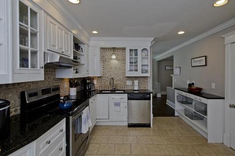 57 Chilson St, Springfield, MA 01118 photo 3