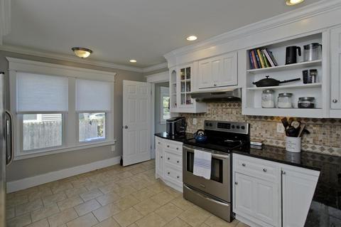 57 Chilson St, Springfield, MA 01118 photo 5
