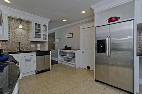 57 Chilson St, Springfield, MA 01118 photo 8