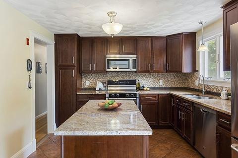 206 Dodge St, Beverly, MA 01915 photo 3