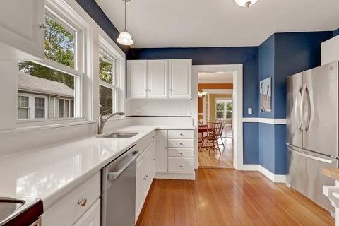 97 Everett St #2, Arlington, MA 02474 photo 2