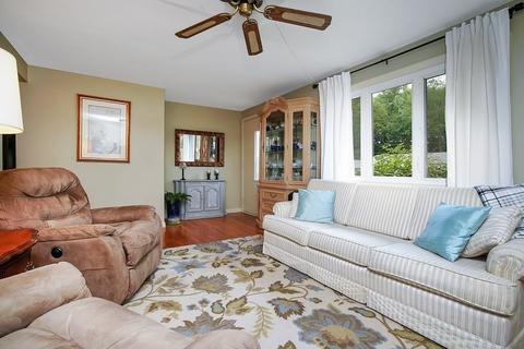 45 Austin Cir, Florence, MA 01062 photo 4