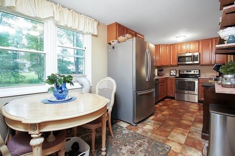 45 Austin Cir, Florence, MA 01062 photo 5