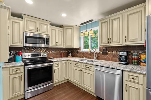4 Westview Rd, Framingham, MA 01701 photo 3