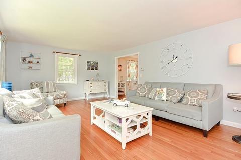 8 Juniper Ct, Bristol, RI 02809 photo 7