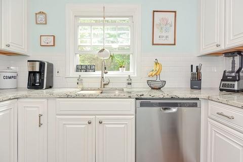 8 Juniper Ct, Bristol, RI 02809 photo 14