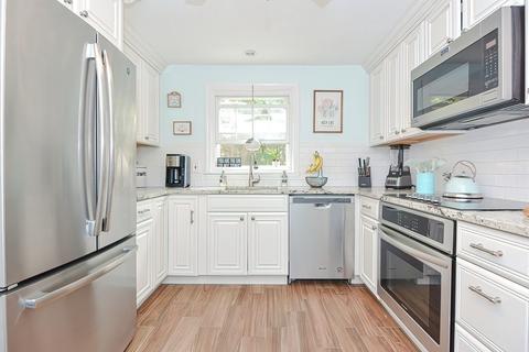 8 Juniper Ct, Bristol, RI 02809 photo 12