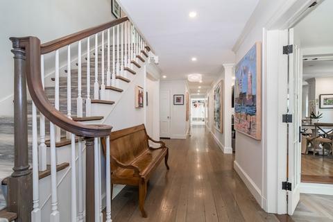 30 Whiting Rd, Wellesley, MA 02481 photo 2