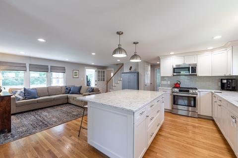 72 Glenmere Cir, Reading, MA 01867 photo 9