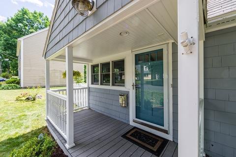 72 Glenmere Cir, Reading, MA 01867 photo 3