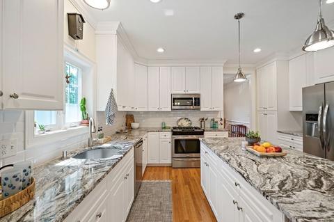 100 Garfield Rd, Dedham, MA 02026 photo 4