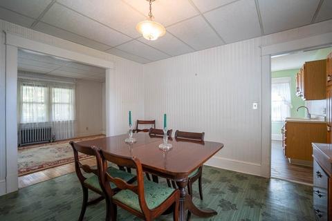 61 Maple St, West Springfield, MA 01089 photo 11